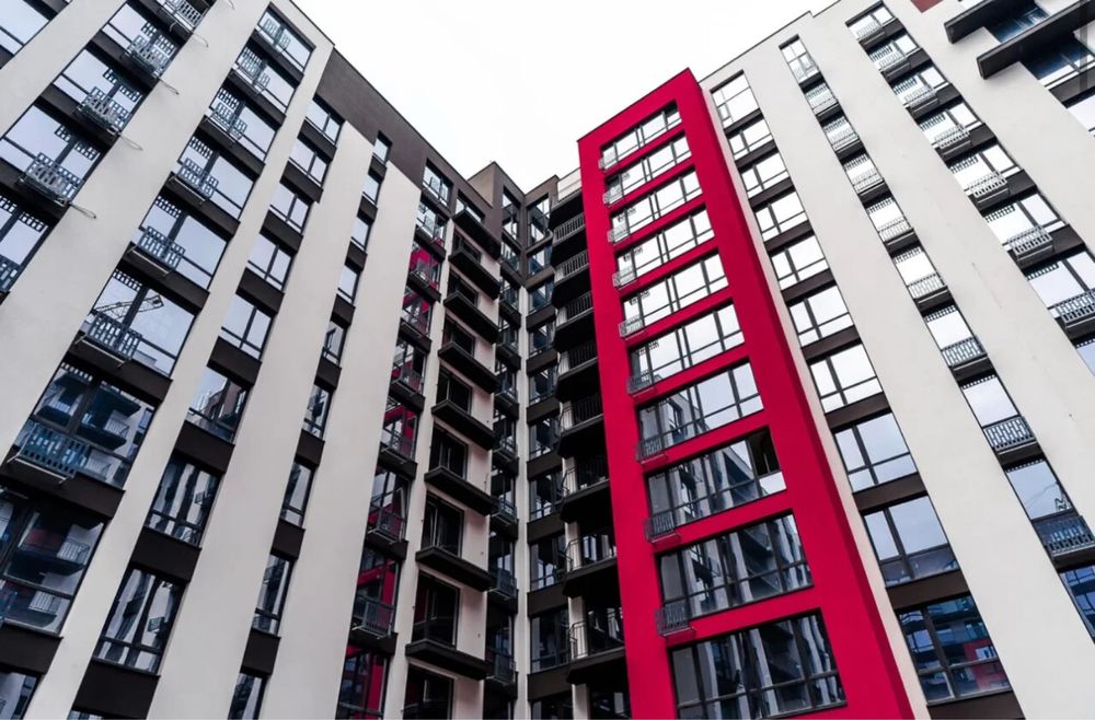 Оренда! 1.5 кім з сучасним ремонтом біля озера з басейном на даху