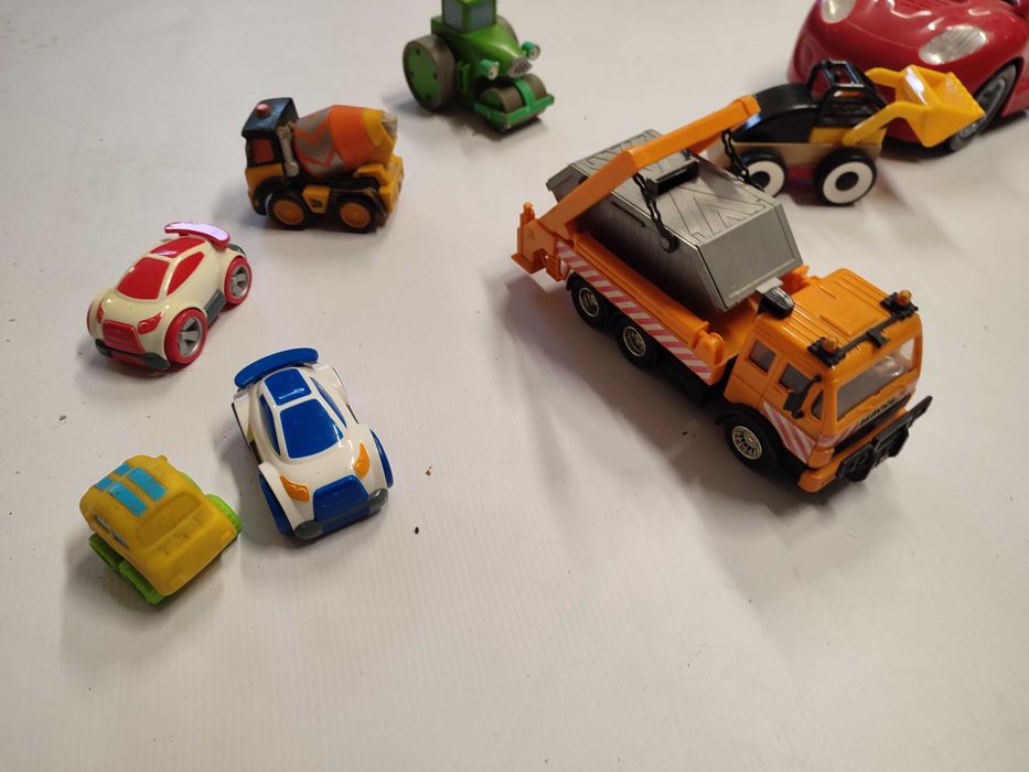 Zestaw samochodzików do piaskownicy