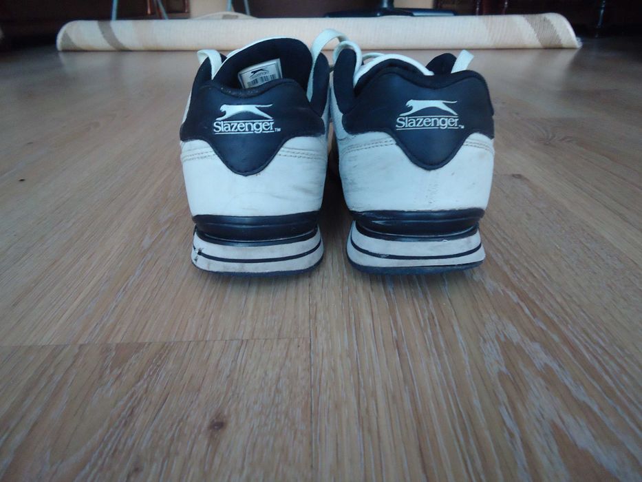 Мужские фирменные кожаные кроссовки, р. 41, по стельке 26,5 см, дёшево