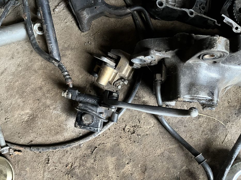 Запчачтини до скутерів Honda dio 18/27 та 28zx