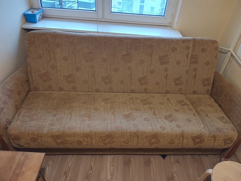 Wersalka oddam za darmo.