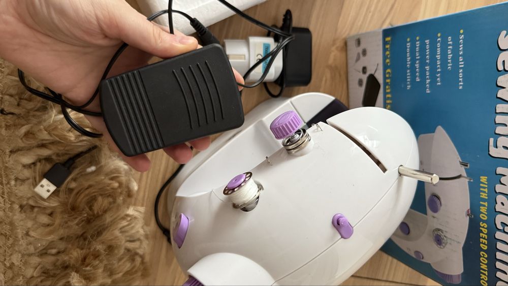 Міні швейна машинка 4 в 1 Mini Sewing Machine SM-201