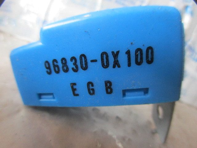 Botão / interruptor electromecânico / relé HYUNDAI i10 (PA)