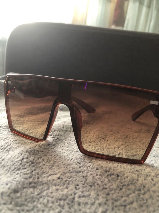 Солнещащитные очки