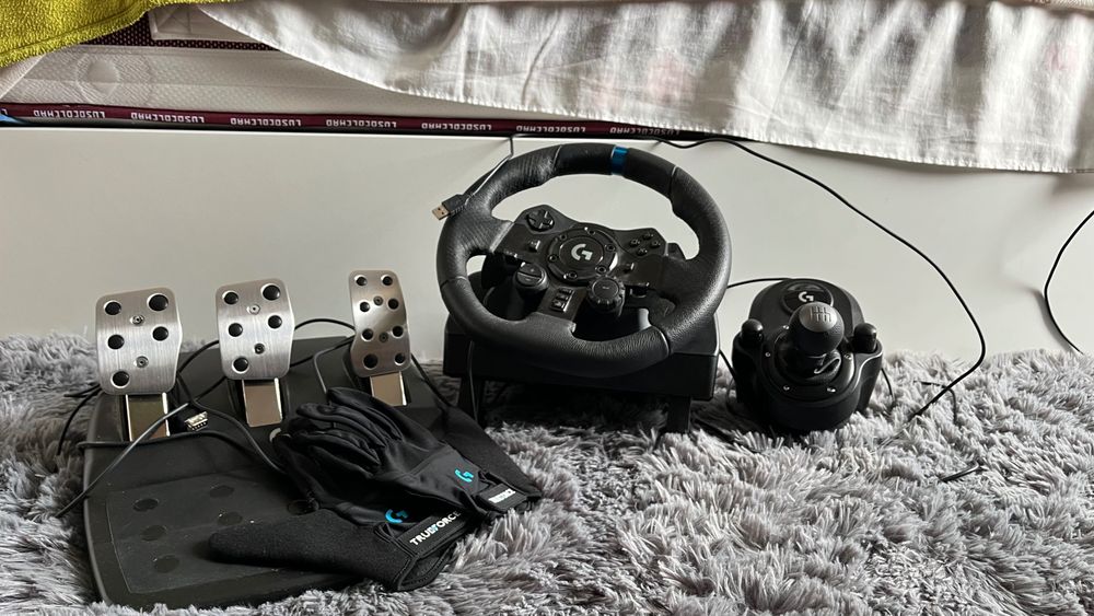 Volante Logitech g923 + Logitech Shifter