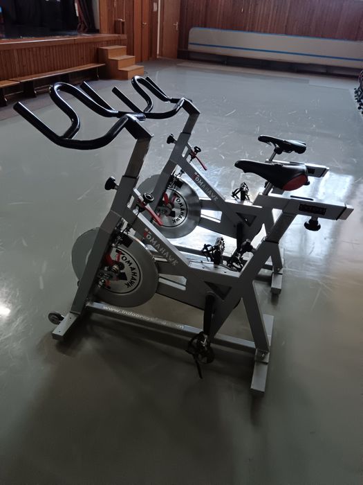 Bikes cycling e Banco Supino