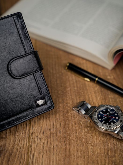 skórzany portfel na karty z eleganckimi przeszyciami - rovicky