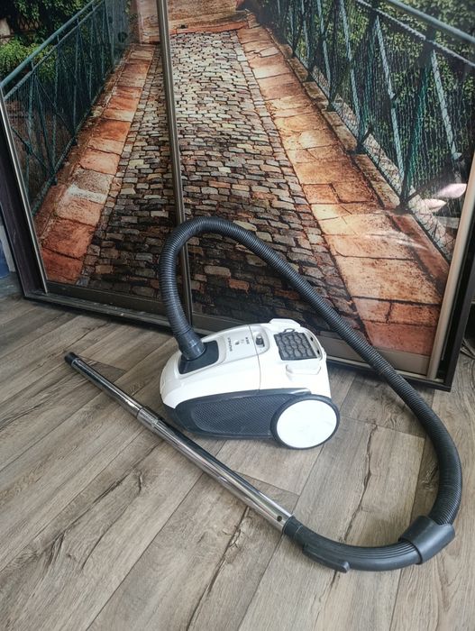Продам пылесос GRUNHELM б/у 2000W