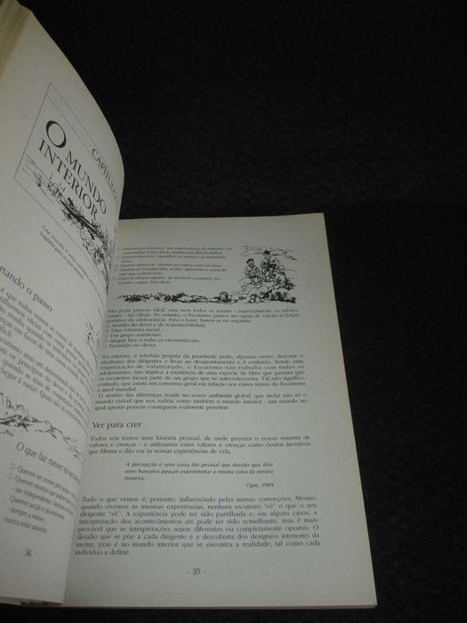 Livro Escuteiro Global Frank Opie