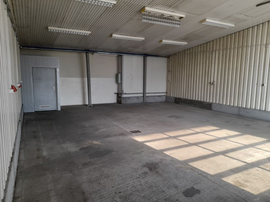 Wynajmę halę magazyn 105 m2 plac 350 m2 Deszczno