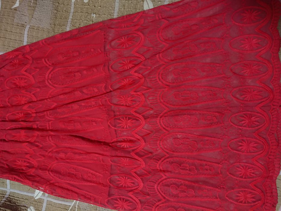 Мереживна максі-сукня