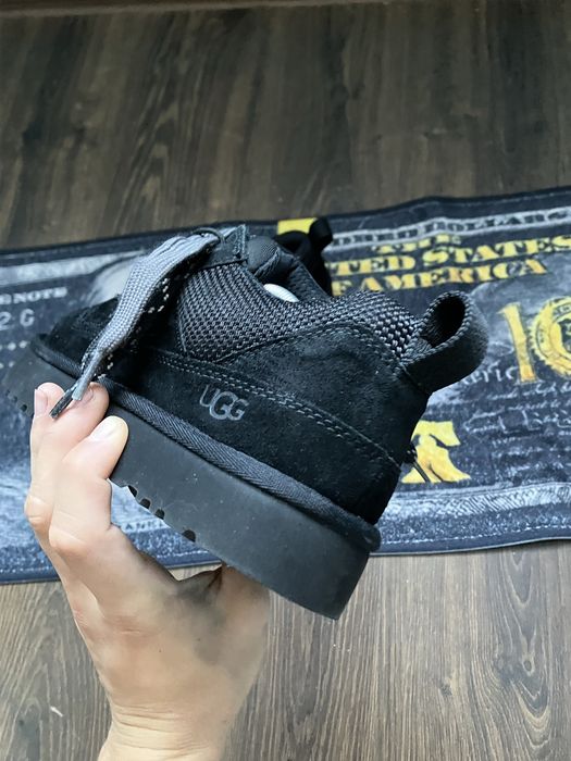 кросівки UGG Lo Lowmel