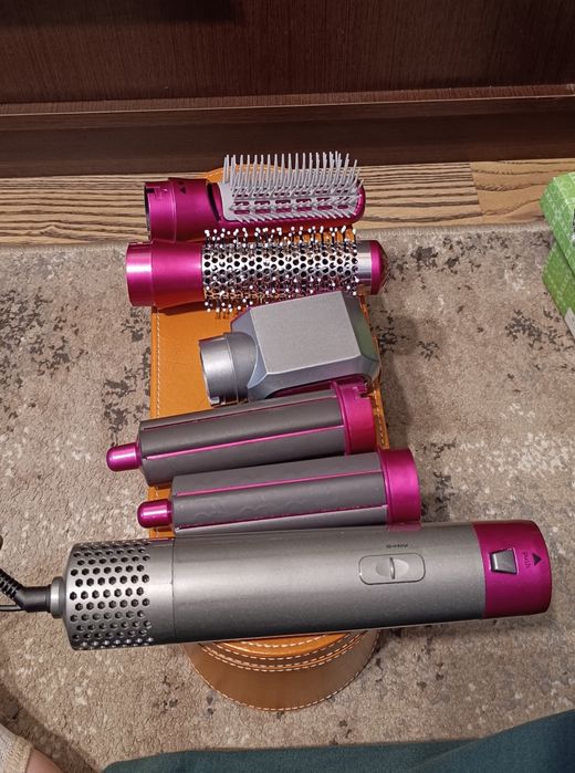 Стайлер для сушіння та укладання волосся