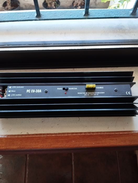 Vendo conversor de corrente, 24volts para 12volts