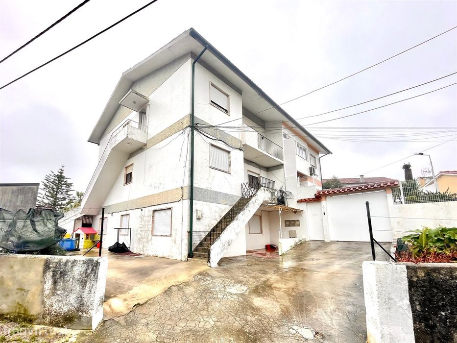 Prédio com 3 apartamentos T3 - Coimbra — Santa Clara E Castelo Viegas, Coimbra