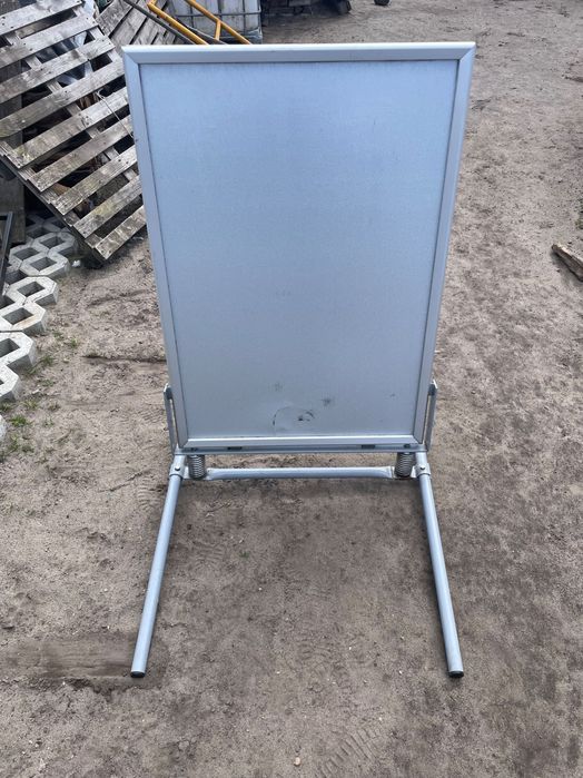 Potykacz reklamowy - stojak reklamowy