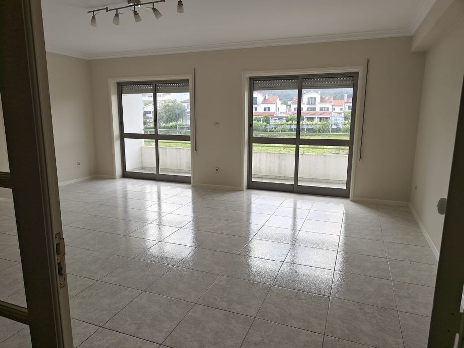 Alugo Apartamento T2