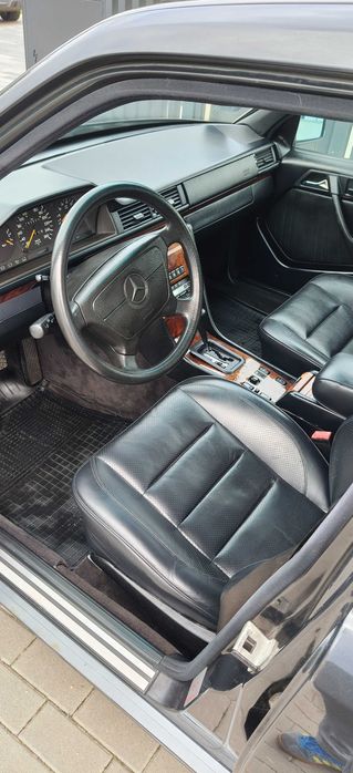 Mercedes 124 E400