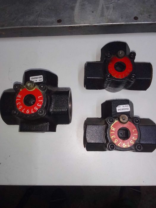 Zawór trójdrogowy cena za zestaw 3 sztuki nowe DN32 DN25