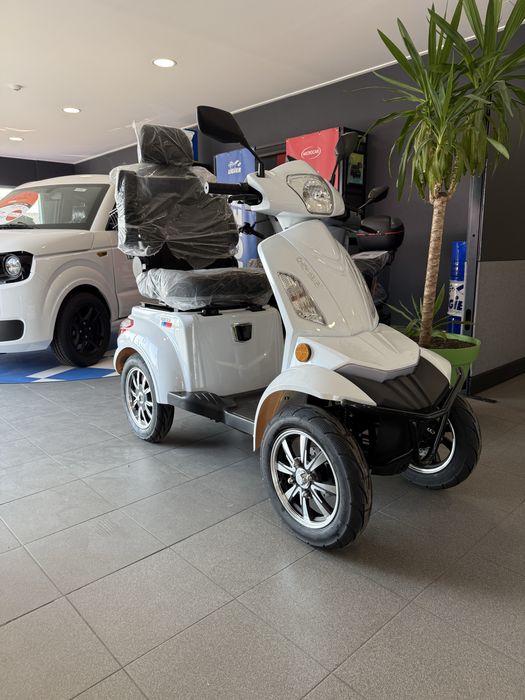 Scooter 100% eletrica , velocipede , bicicleta eletrica