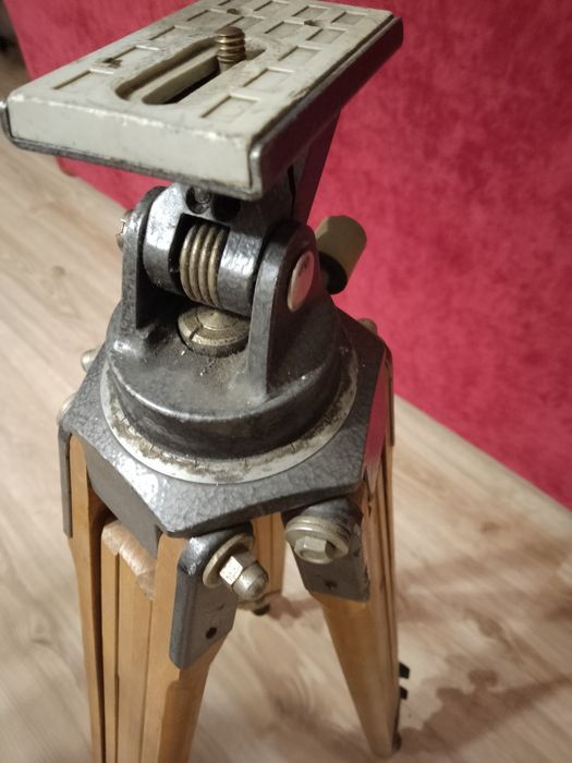 Statyw fotograficzny,drewniany,PRL,regulowany,stan bdb.