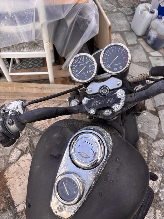 Mota Keeway superlight avariada