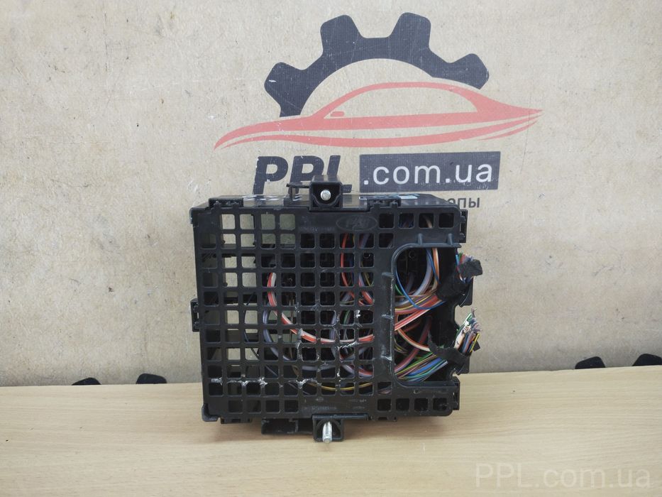 Ford Fiesta Mk7 2008-2017 блок реле предохранителей BA6T-14A005-HEA