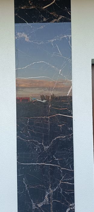 Płytka Marquina Gold duży format