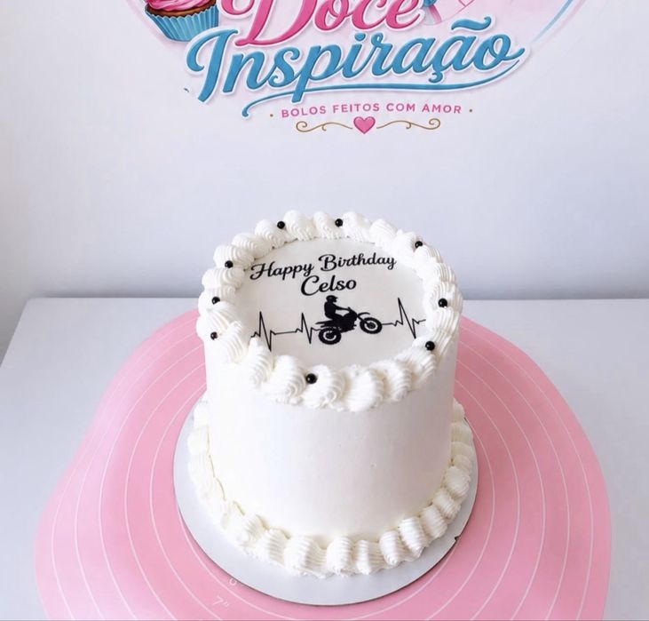 Bolos Decorados por encomenda