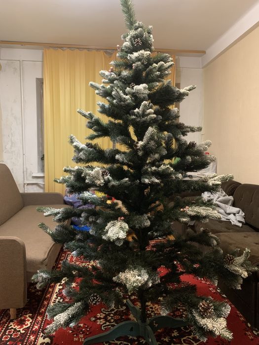 Ялинка штучна зі снігом за шишками 2 м
