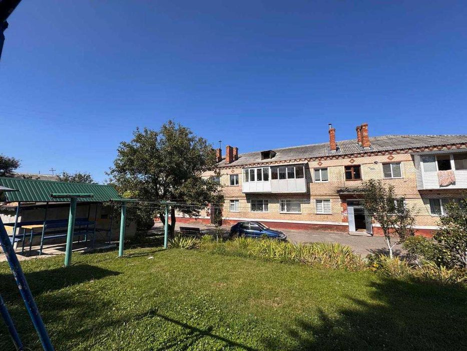 Трикімнатна квартира на Гречанах!