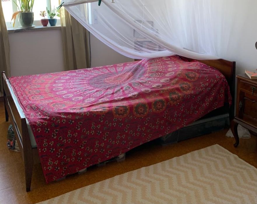 Cama madeira com colchão 135 x 195