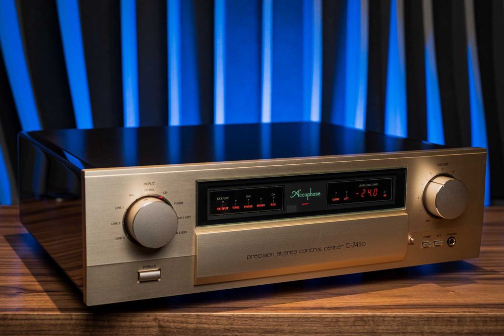 Accuphase C-2450 przedwzmacniacz liniowy preamp