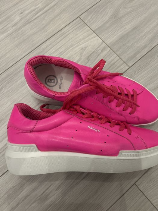 Rozowe skorzane buty Bogner