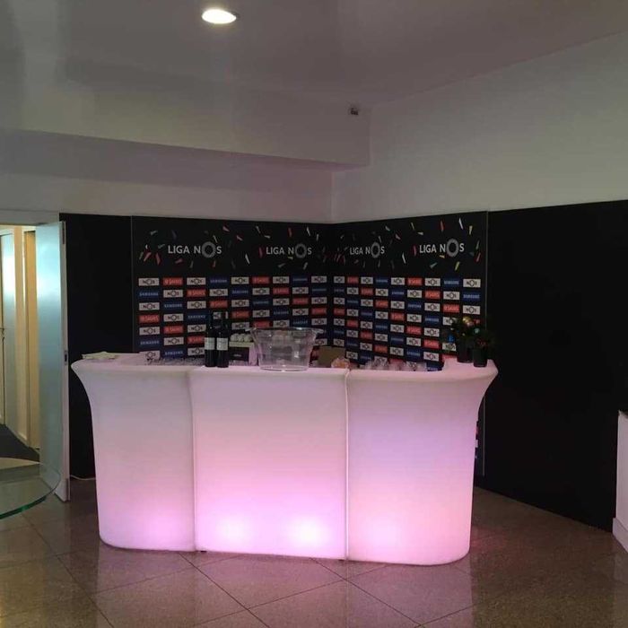 Mobiliario led liquidação bares e mesas
