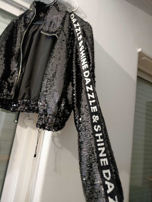 Casaco Berhska com lantejoulas