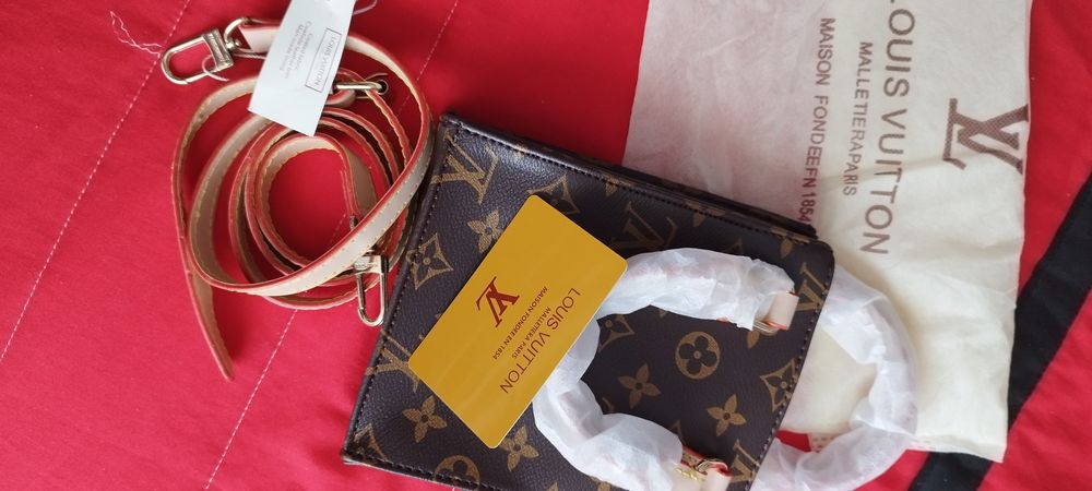 Mala Luís Vuitton nova