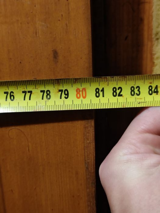 Дерев'яні двері з замком і петлями