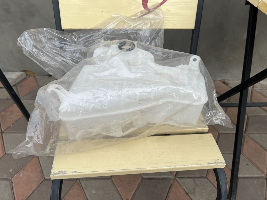 Бачок омывателя Lexus