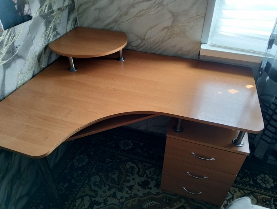 Дитячій  письмовий стіл