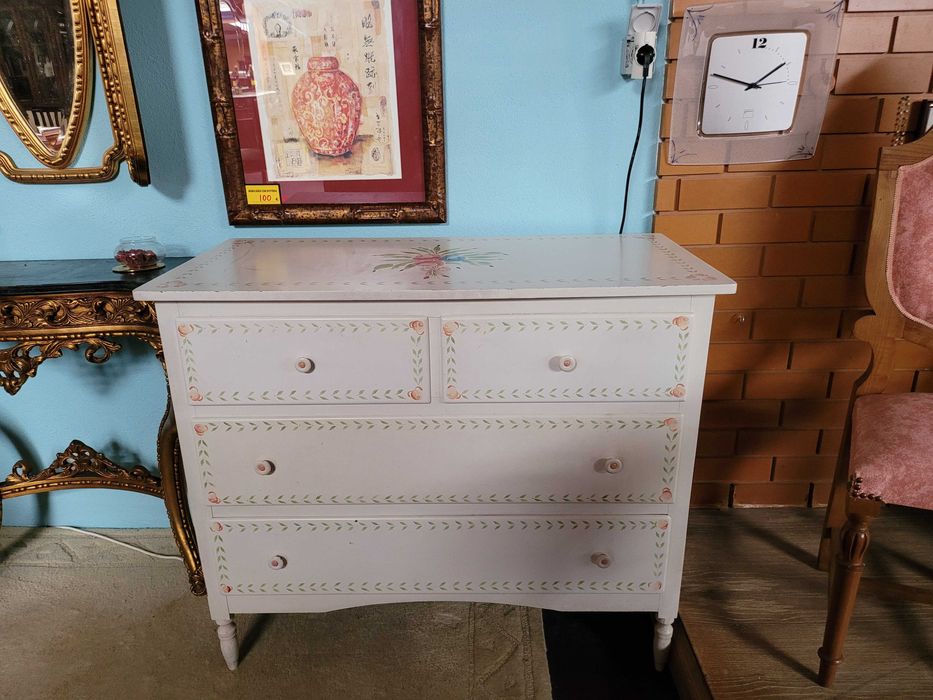 Cómoda em madeira maciça estilo alentejano - Algumas marc