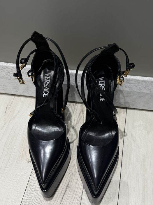 Туфли versace ace mango alo yoga zara