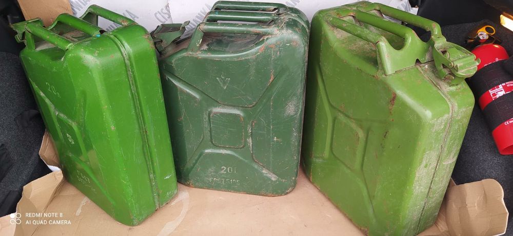 Sprzedam karnister 20l