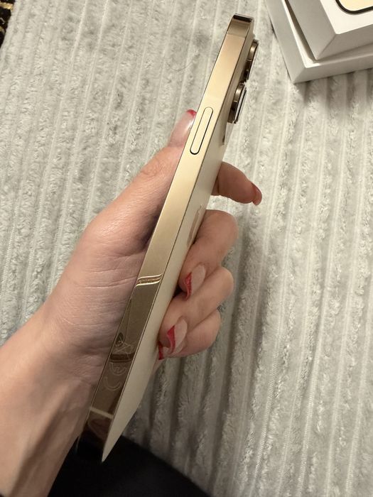 IPhone 14 pro max zloty