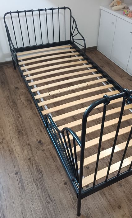 Łóżko Minnen 17467 Ikea czarne ze stelażem
80x200