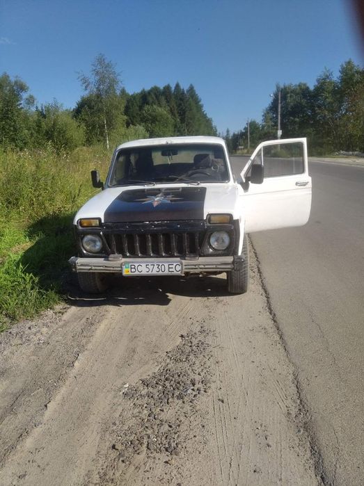 Автомобіль Ваз 2121