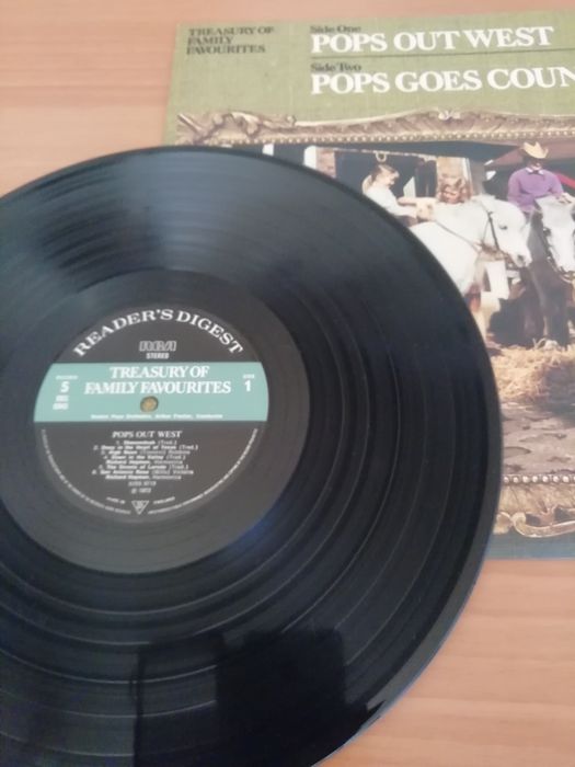 Álbum Treasury of Family Favourites