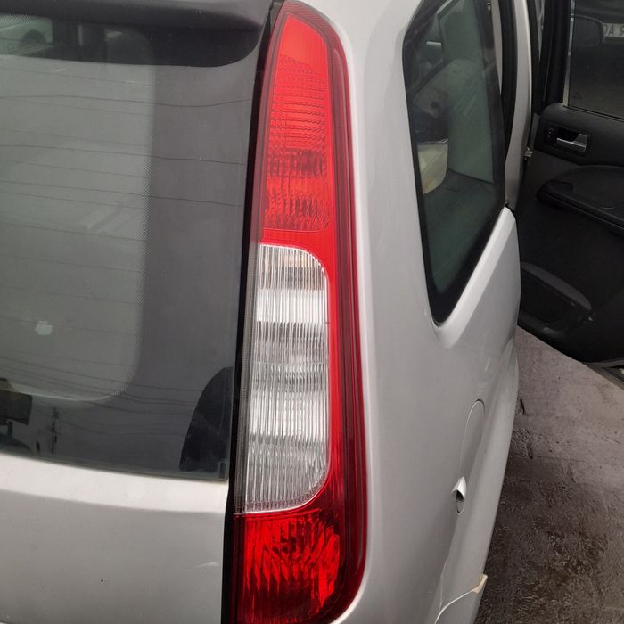 Lampy tył ford c max