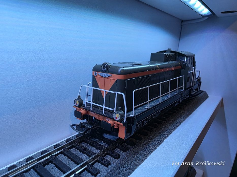 Piko lokomotywa SP42-111