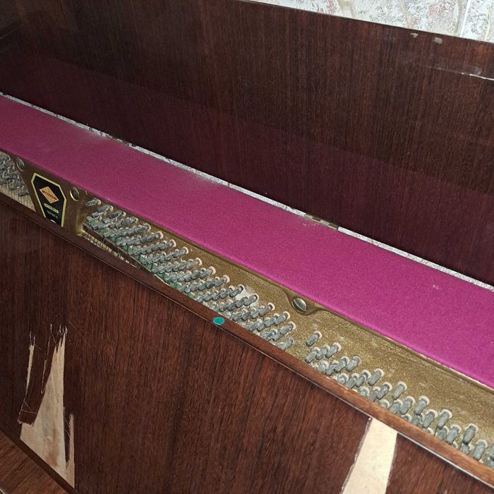 Піаніно (фортепіано) Україна